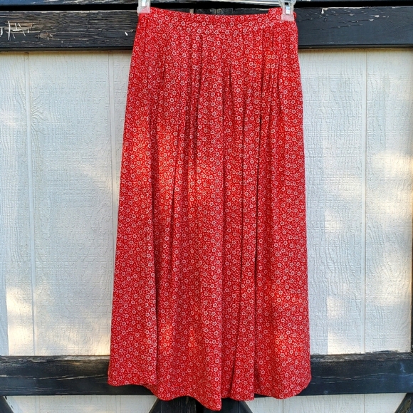 Vintage Dresses & Skirts - Vintage 80's Red White Floral Flowy Skirt Small